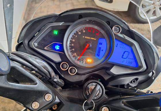 BAJAJ DOMINAR 200 